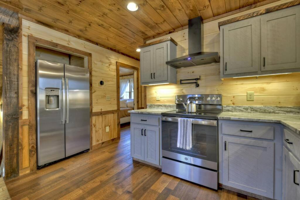 Rosewood Retreat - Hot Tub Fire Pit Pool Table Villa Блу Ридж Екстериор снимка